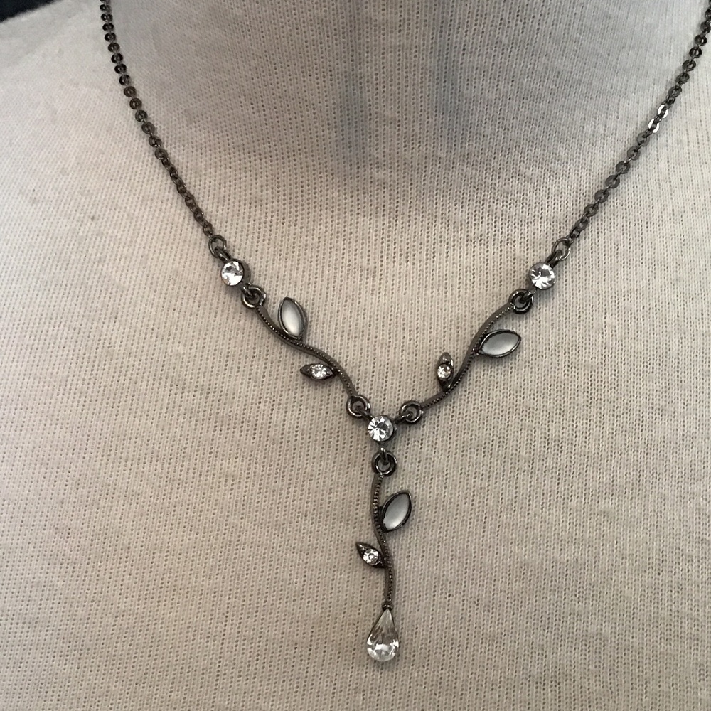 NWOT “New Fashion” Necklace and earring set black color chain and white beading - Picture 3 of 10